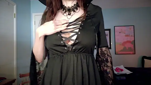 MommyGoddessL online show from 10.31.25