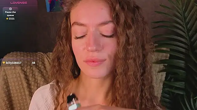 Agnes Wells online show from 03.10.26