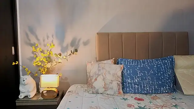 Penelophe01 online show from 02.25.26