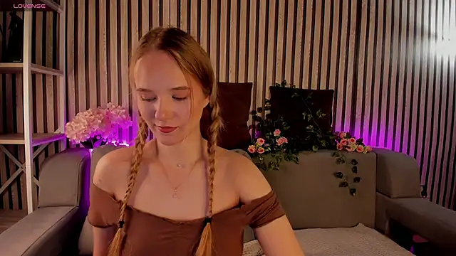 Casey Sweeet online show from 05.18.26