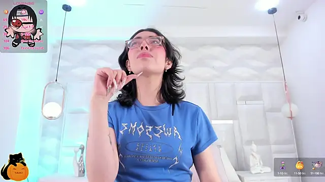 Snapshot of Im_Molly_Angel chatting on 10.13.25 Im Molly Angel online show from 10.13.25