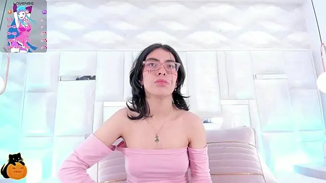 Snapshot of Im_Molly_Angel chatting on 10.22.25 Im Molly Angel online show from 10.22.25