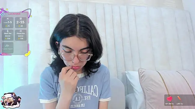 Snapshot of Im_Molly_Angel chatting on 11.15.25 Im Molly Angel online show from 11.15.25