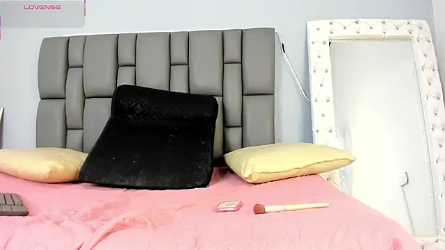  jasmine blush online show from 09.28.25