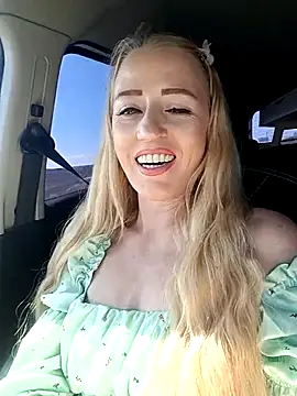 DeeA Blondy online show from 09.27.25