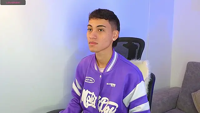 yulian vasquez online show from 10.02.25