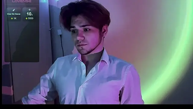 Snapshot of 1RobertTT chatting on 10.09.25 1RobertTT online show from 10.09.25