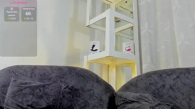 LoganTwink18 online show from 09.16.25