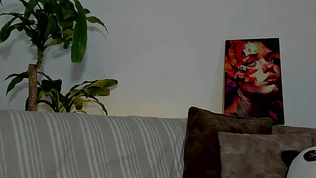 Snapshot of LoganTwink18 chatting on 02.15.26 LoganTwink18 online show from 02.15.26