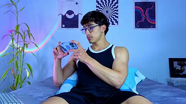 LatinReall online show from 10.16.25