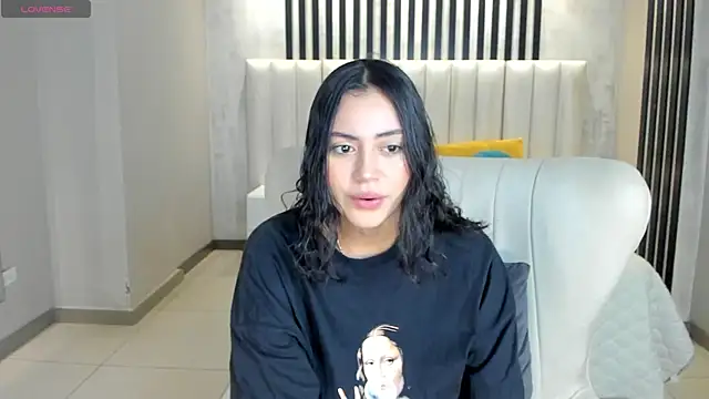 AmbarJames  online show from 04.06.26