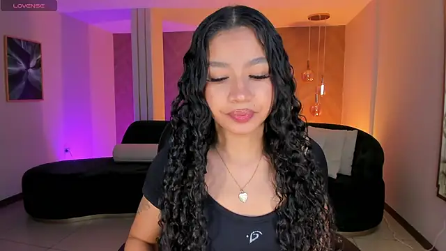 SophieHouston  online show from 12.04.25