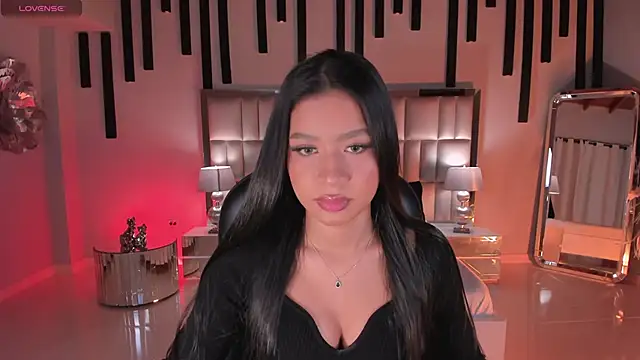 SophieHouston  online show from 04.13.26