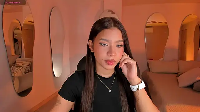 Snapshot of SophieHouston_ chatting on 06.25.26 SophieHouston online show from 06.25.26
