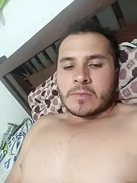 Snapshot of santiii___12 chatting on 11.18.25 santiii 12 online show from 11.18.25