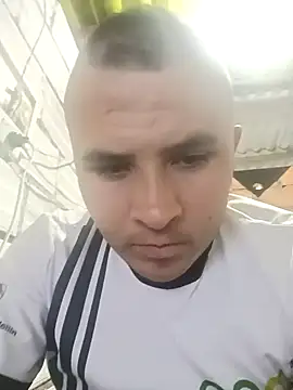 Snapshot of santiii___12 chatting on 11.23.25 santiii 12 online show from 11.23.25