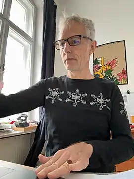 SexyLeon8 online show from 11.10.25