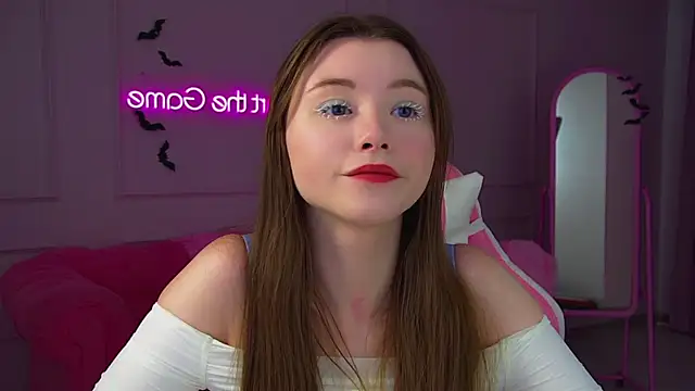 KeiraAsti online show from 10.17.25