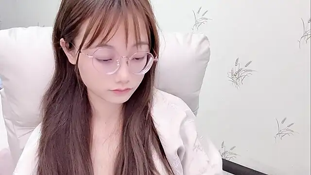 Snapshot of puppy-999 chatting on 04.12.26 puppy-999 online show from 04.12.26
