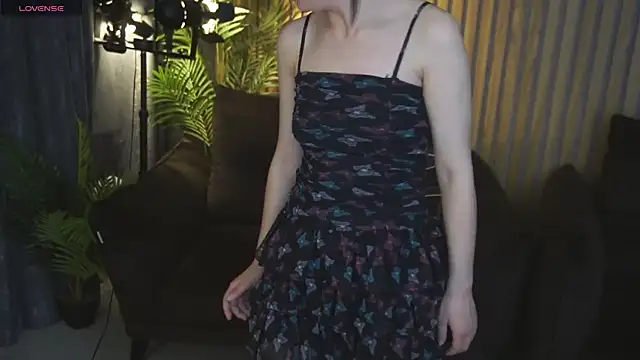 LiviaShy online show from 04.15.26