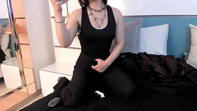 Ashkoreh online show from 11.13.25