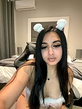 LilMisIndianx online show from 10.08.25