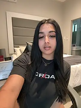 LilMisIndianx online show from 10.26.25