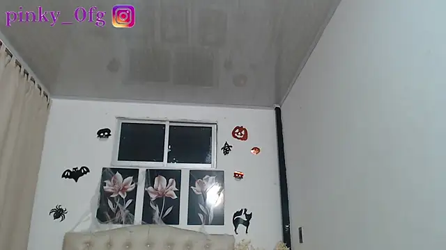 pinky f00x online show from 10.11.25