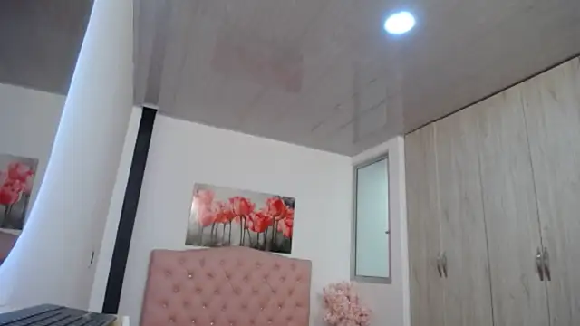 pinky f00x online show from 11.29.25