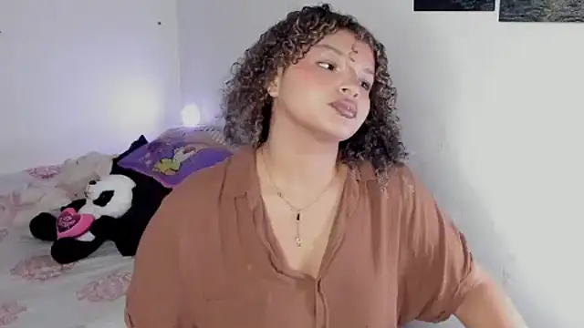 chloe kisses online show from 03.31.26