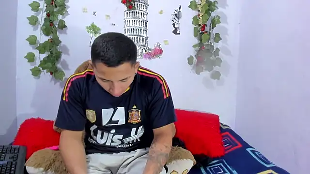 Snapshot of NataliaAndJulliam chatting on 02.12.26 NataliaAndJulliam online show from 02.12.26