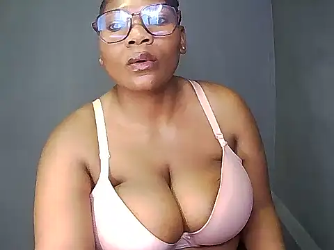 Snapshot of _Busty101_ chatting on 09.09.25 Busty101 online show from 09.09.25