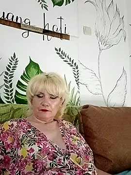 Snapshot of Catty_Lady chatting on 06.25.26 Catty Lady online show from 06.25.26