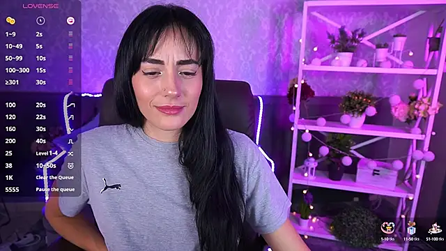 EviLune online show from 10.10.25