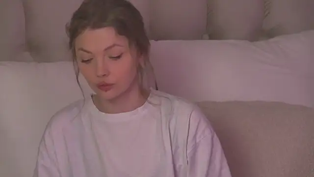 Snapshot of miamunn chatting on 05.18.26 miamunn online show from 05.18.26