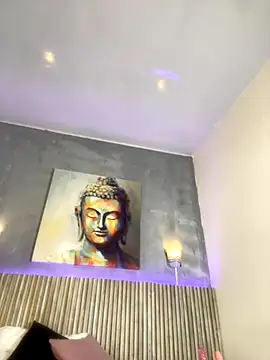 Saracooper   online show from 11.03.25