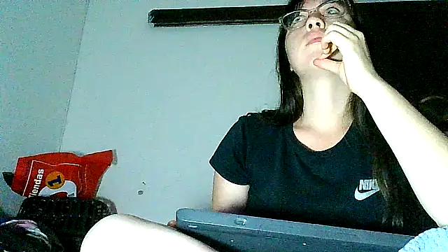 lareinalareinadelanal online show from 10.23.25