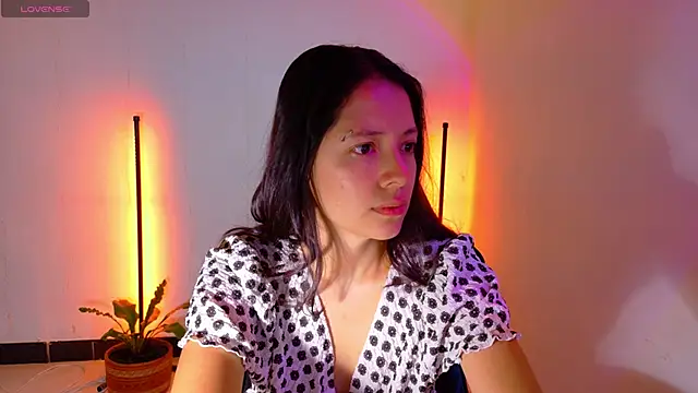 Snapshot of Sarasavage chatting on 05.15.26 Sarasavage online show from 05.15.26