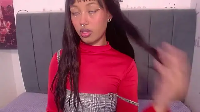 Snapshot of SachaBratz chatting on 02.05.26 SachaBratz online show from 02.05.26