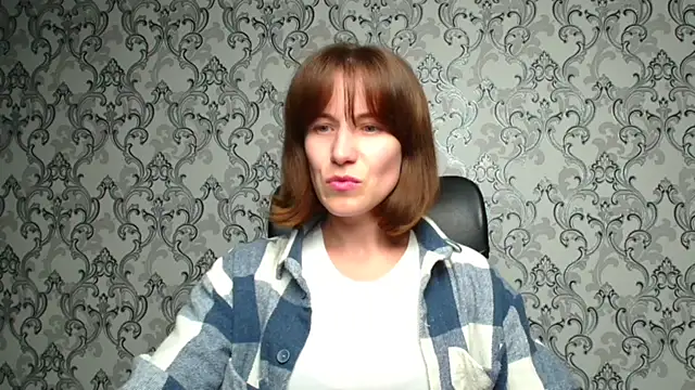 Kelly Kisss online show from 10.21.25