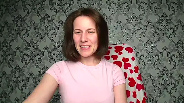 Kelly Kisss online show from 04.16.26