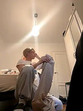 pbyariel- online show from 11.04.25