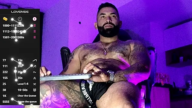 Snapshot of Max-prada chatting on 02.14.26 Max-prada online show from 02.14.26