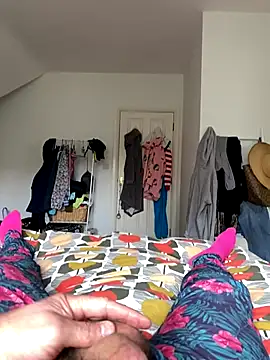 Snapshot of Bourne_606 chatting on 10.12.25 Bourne 606 online show from 10.12.25