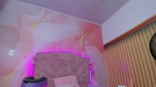 violet taylor  online show from 01.14.26