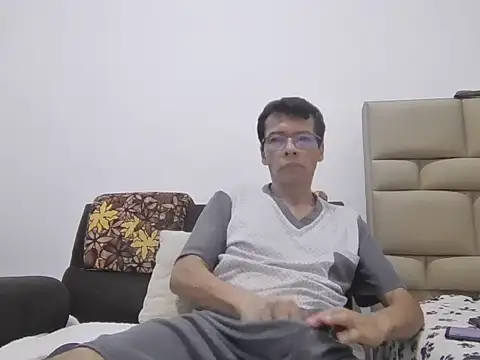 skinnylatino51 online show from 05.28.26