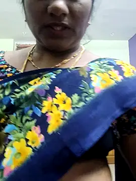 Snapshot of papukurty chatting on 11.05.25 papukurty online show from 11.05.25