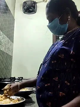 Snapshot of papukurty chatting on 11.08.25 papukurty online show from 11.08.25