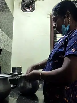 Snapshot of papukurty chatting on 11.10.25 papukurty online show from 11.10.25