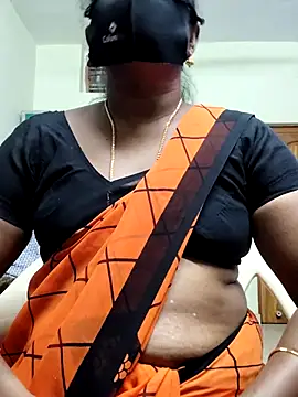 Snapshot of papukurty chatting on 11.18.25 papukurty online show from 11.18.25